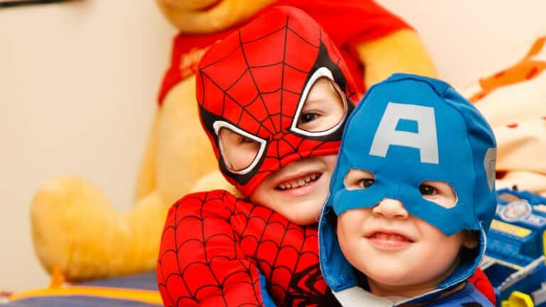 Les enfants adorent le Mardi Gras en 2025