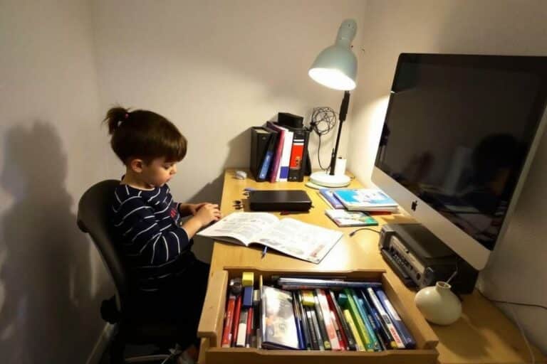 L’école à la maison : à quel âge c’est légal et pour qui c’est adapté ?